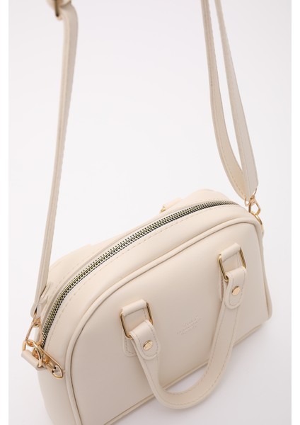 Krem SHK205 Suni Deri Fermuarlı Tek Bölmeli Ayarlanabilir Askılı El,kol ve Omuz Çantası