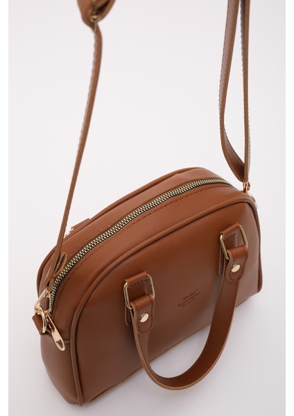 Taba SHK205 Suni Deri Fermuarlı Tek Bölmeli Ayarlanabilir Askılı El,kol ve Omuz Çantası