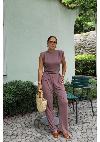 Vatkalı Asimetrik Bluz Pantolon Takım