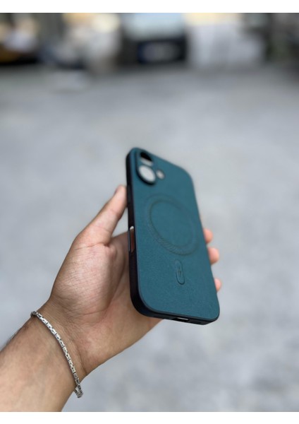 iphone 16 Uyumlu Magsafe Özellikli Deri Görünümlü Silikon Kılıf fırsatları