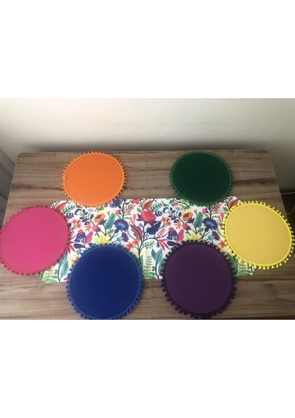 Otantik Desenli Runner & Karışık Renkli Ponponlu Supla modelleri