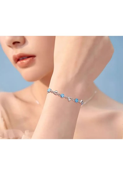 Aqua Love Gümüş Kaplama Kalp ve Parlak Taşlı Bileklik-Sevdiklerinize ve Kendinize En Özel Hediye