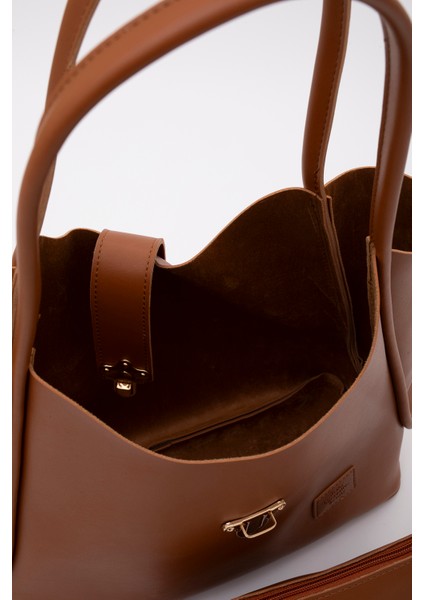 Taba SHK126 Suni Deri Kilit Detaylı Makyaj Çantalı El,kol ve Omuz Çantası