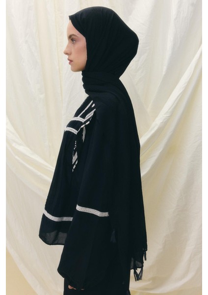 Siyah Saçak Püsküllü Pamuklu Şal