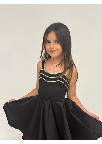 Kız Çocuk Abiye Siyah Saten Kuyruklu Yaka Şerit Taşlı Abiye Elbise 5-10 Yaşyaş modelleri