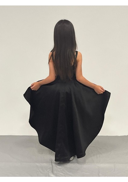 Kız Çocuk Abiye Siyah Saten Kuyruklu Yaka Şerit Taşlı Abiye Elbise 5-10 Yaşyaş indirimleri