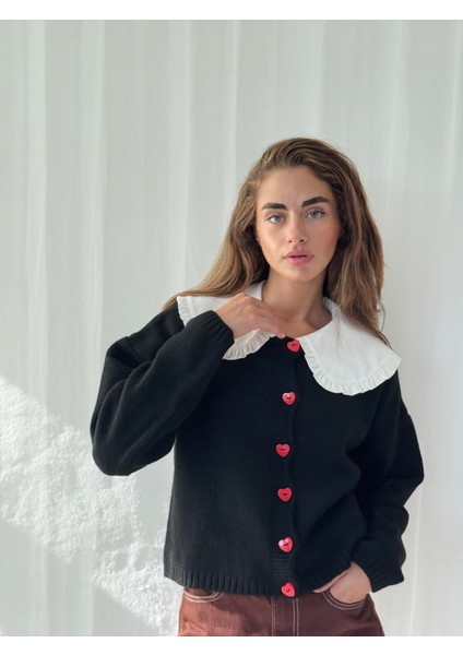 Kısa Kalp Düğmeli Hırka Kadın Siyah fiyatları