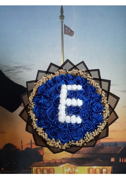 30 Lu LED Işıklı Kenar Süslemeli ve Harfli Solmayan Gül Buketi Mavi Gül Dışı Siyah