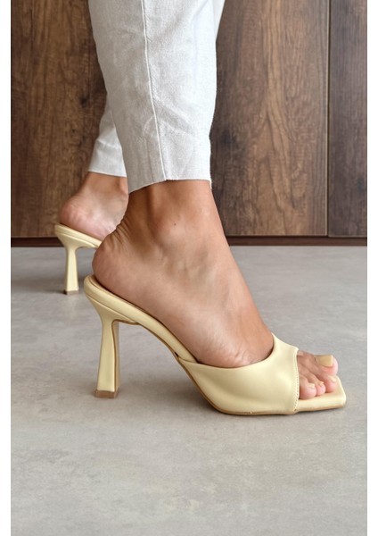 Liza Sarı Topuklu Terlik
