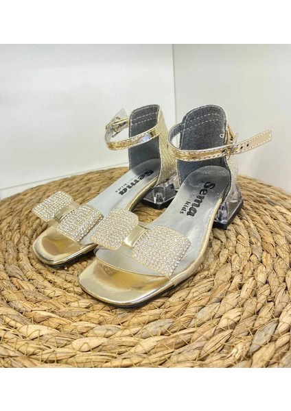 Fiyonk Topuklu Ayakkabı