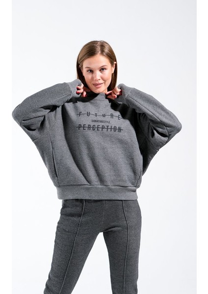 Yüksek Yaka Kapüşonlu Cepli Oversize Hoodie Sweatshirt