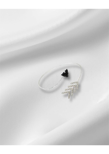 Taş Detaylı Ok Sembollü Kadın Pazu Bilekliği -Zarif ve Şık Tasarım fiyatları