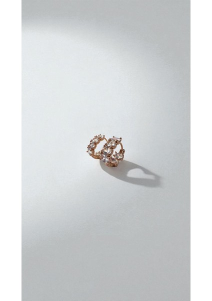 Mina White Baget Taşlı Rose Gold Tasarım Çelik Küpe fiyatları