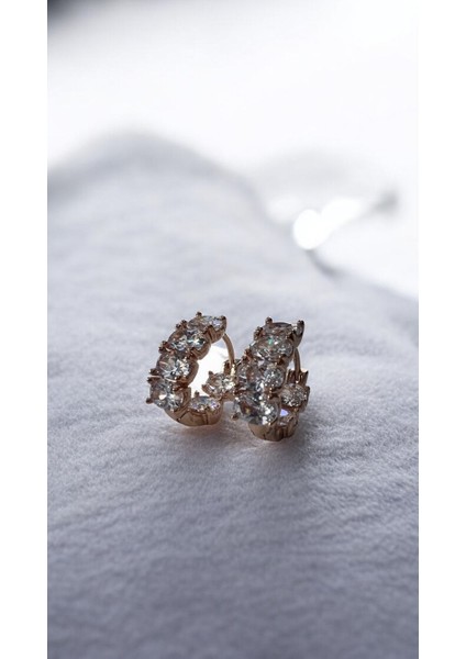 Mina White Baget Taşlı Rose Gold Tasarım Çelik Küpe