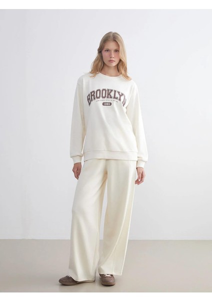 Bisiklet Yaka Brooklyn Baskılı Kadın Sweatshirt (W5) fiyatları