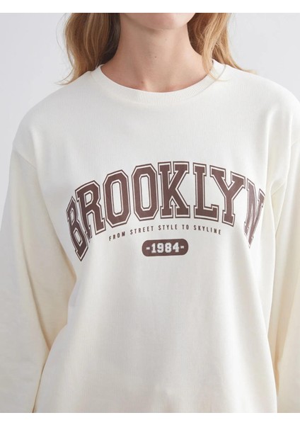 Bisiklet Yaka Brooklyn Baskılı Kadın Sweatshirt (W5) modelleri