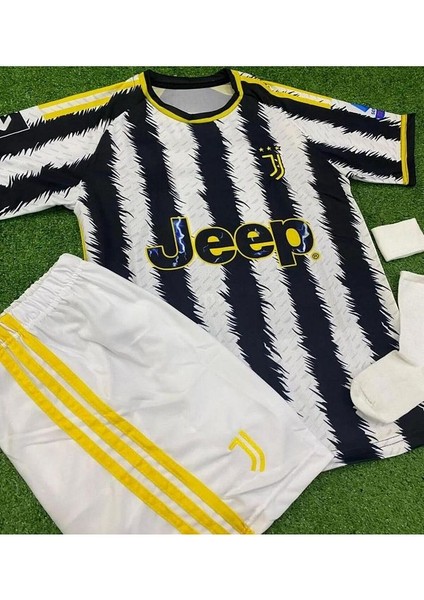 Juventus 2023/24 Sezon Kenan Yıldız 15 Numara Çocuk Forması 4lü Set modelleri