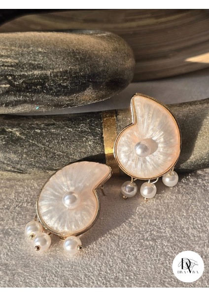 - Pearl Shell Sallantılı Küpe fırsatları