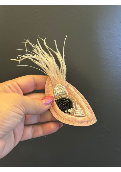 Boncuk Işleme Kuş Tüğlü Boncuk Işleme Göz Broş Yaka Iğnesi 10X6 cm
