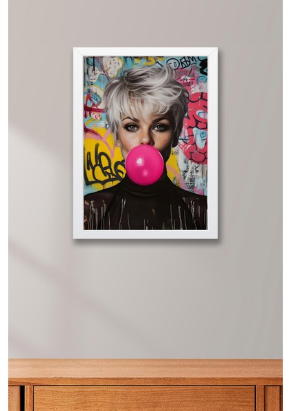 Pembe Sakız Balonu Patlatan Kadın Grafiti Çerçeveli Tablo - Pop Art Poster Tablo fiyatları