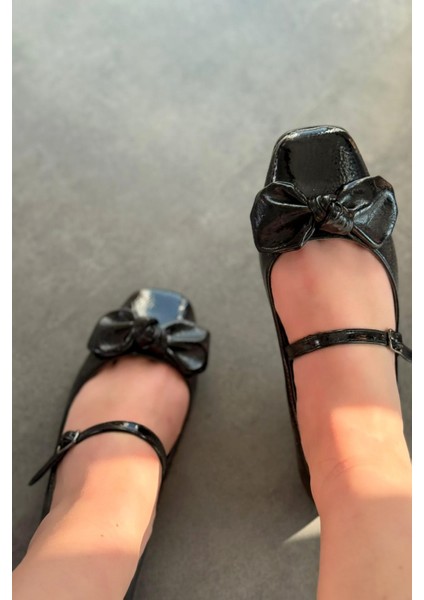 Ratins Kırışık Deri Siyah Kurdele Detaylı Kadın Babet modelleri