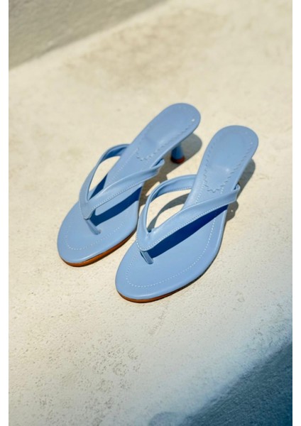 Ponya Mat Deri Bebek Mavi Parmak Arası Topuklu Terlik