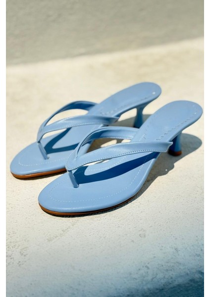 Ponya Mat Deri Bebek Mavi Parmak Arası Topuklu Terlik fiyatları