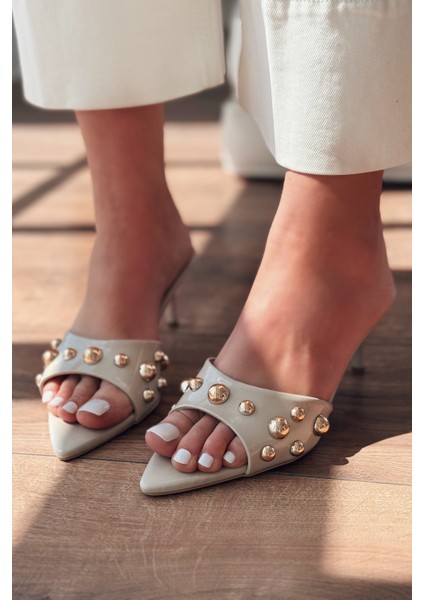 Yonspe Rugan Trok Detaylı Ince Topuklu Terlik Bej