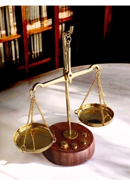 3’lü Masaüstü Dekoratif Set – Manyetik Kum Saati, Adalet Terazisi ve Batmayan Gemi Biblosu modelleri