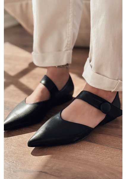 Peronsa Mat Deri Siyah Düğme Detaylı Babet fiyatları