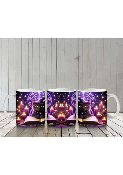 Mor Işıklı Büyü Sahnesinde Kitap Okuyan Cadı Figürlü Cadılar Bayramı Baskılı Kupa Bardak