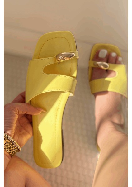 Velto Mat Deri Sarı Parmak Arası Kadın Terlik modelleri