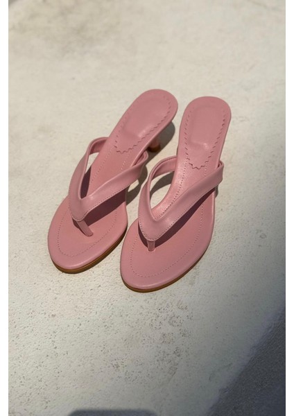 Ponya Mat Deri Pembe Parmak Arası Topuklu Terlik fiyatları