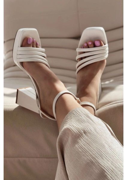 Arode Mat Deri Platform Topuklu Ayakkabı Beyaz