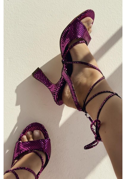 Savin Parlak Deri Desenli Topuklu Ayakkabı Fuşya fırsatları