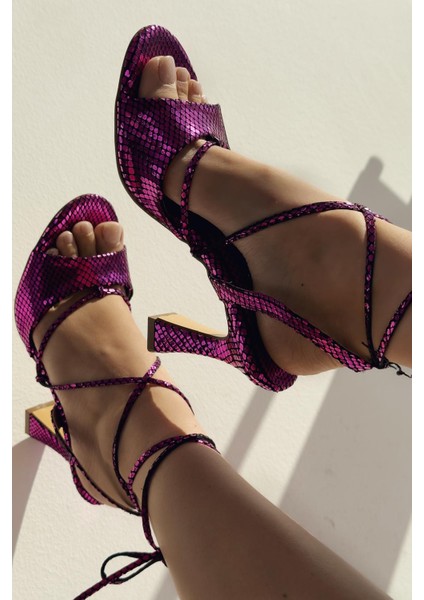 Savin Parlak Deri Desenli Topuklu Ayakkabı Fuşya indirimleri