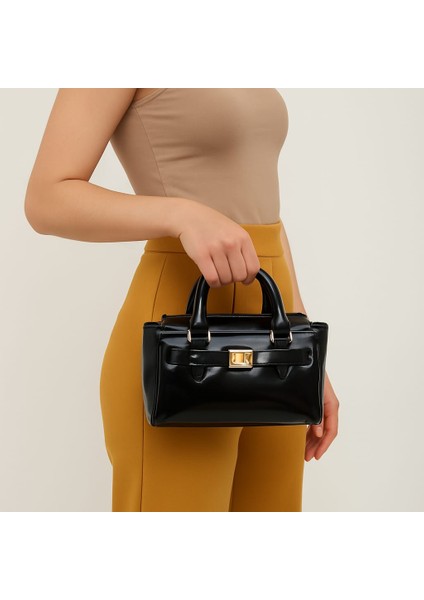 Parlak Rugan Siyah El ve Omuz Çantası fiyatları