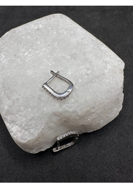 Arkası Klipsli Minimal Taşlı J Ithal Kadın Gümüş Küpe