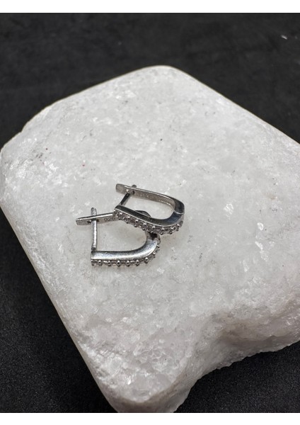 Arkası Klipsli Minimal Taşlı J Ithal Kadın Gümüş Küpe modelleri