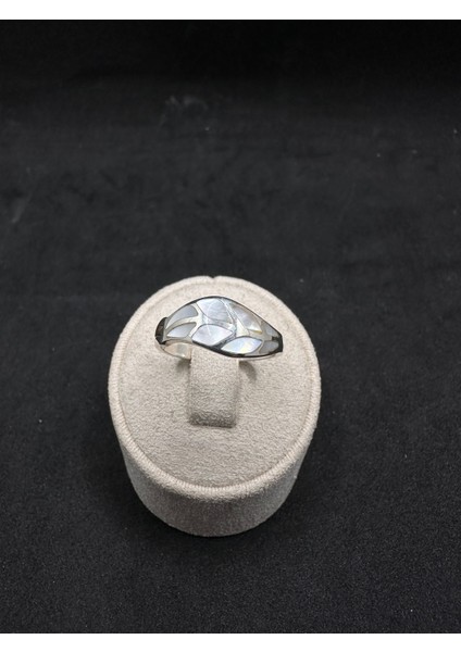 Sedefli Yaprak Desenli Ithal Kadın Gümüş Yüzük