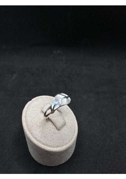 Sedefli Yaprak Desenli Ithal Kadın Gümüş Yüzük modelleri