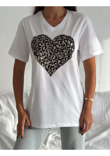 Özgü Giyim Butik Kadın Kalp Desenli Pul Payet Işli T-Shirt