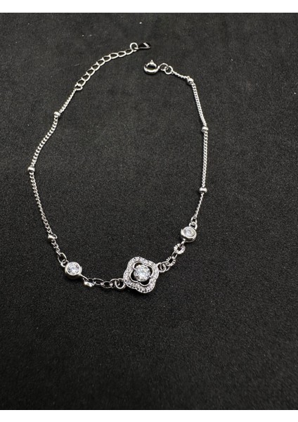 Ortası Taşlı Yonca Model Ithal Kadın Gümüş Bileklik fiyatları