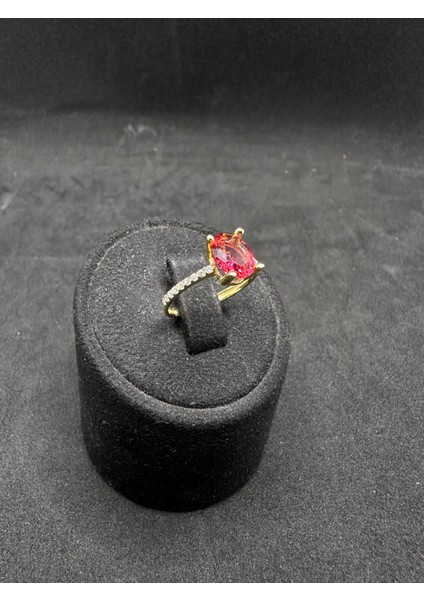 Kırmızı Oval Tektaşlı Gold Ithal Kadın Gümüş Yüzük modelleri