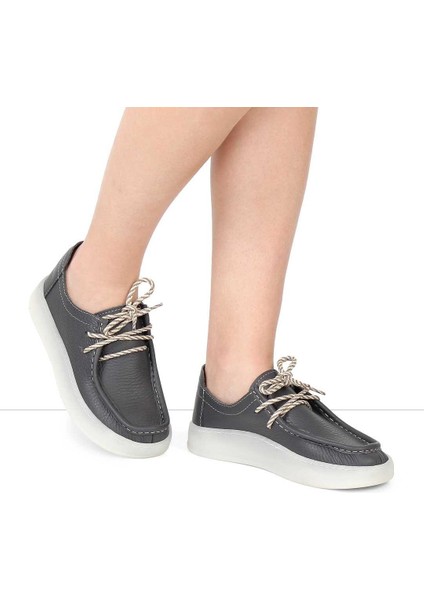 Kadın Gri Bağcıklı Kalın Tabanlı Deri Ayakkabı fiyatları