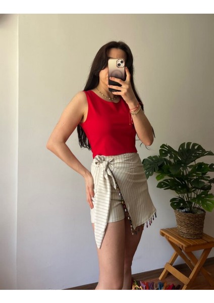 Boncuk Detaylı Şort Etek