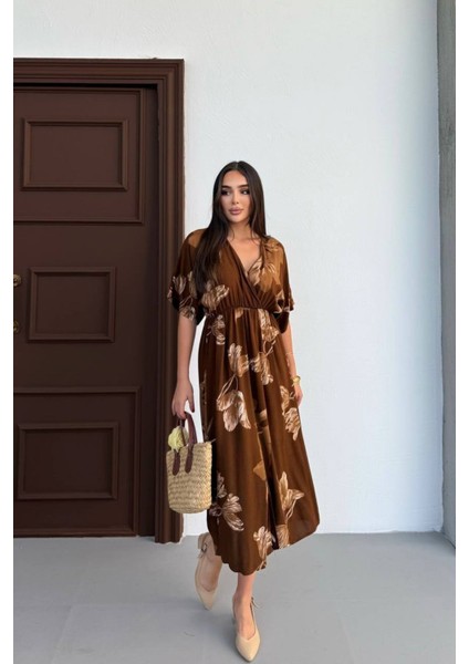 Kısa Kollu Beli Lastikli Desenli Midi Elbise