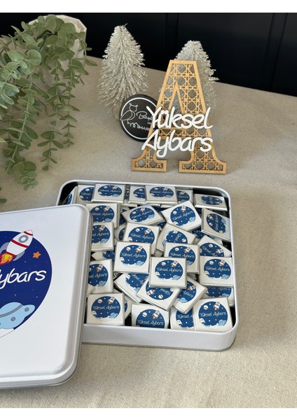 Isimli Yeni Doğan Bebek Mevlüt Hediyelik Çikolata-Metal Kutu-Uzaylı Roketli Toplam 50 Adet fırsatları
