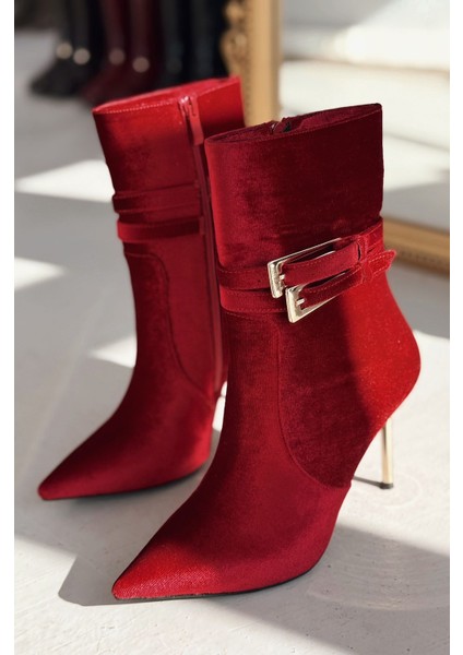 Calindo Kadife Toka Detaylı Kırmızı Kadın Topuklu Bot