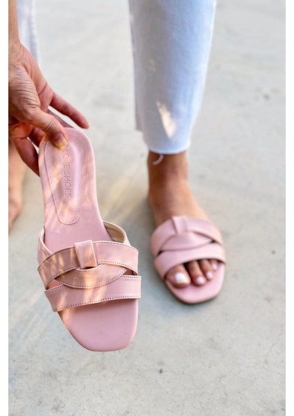 Yodens Mat Deri Çapraz Bant Detaylı Kadın Terlik Pudra